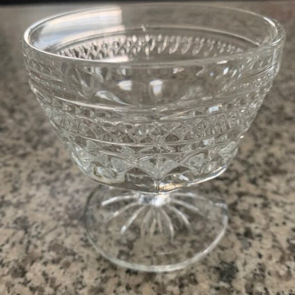 Lot of 6 Vintage Glass Dessert Serving Bowls - Picture 3 of 3